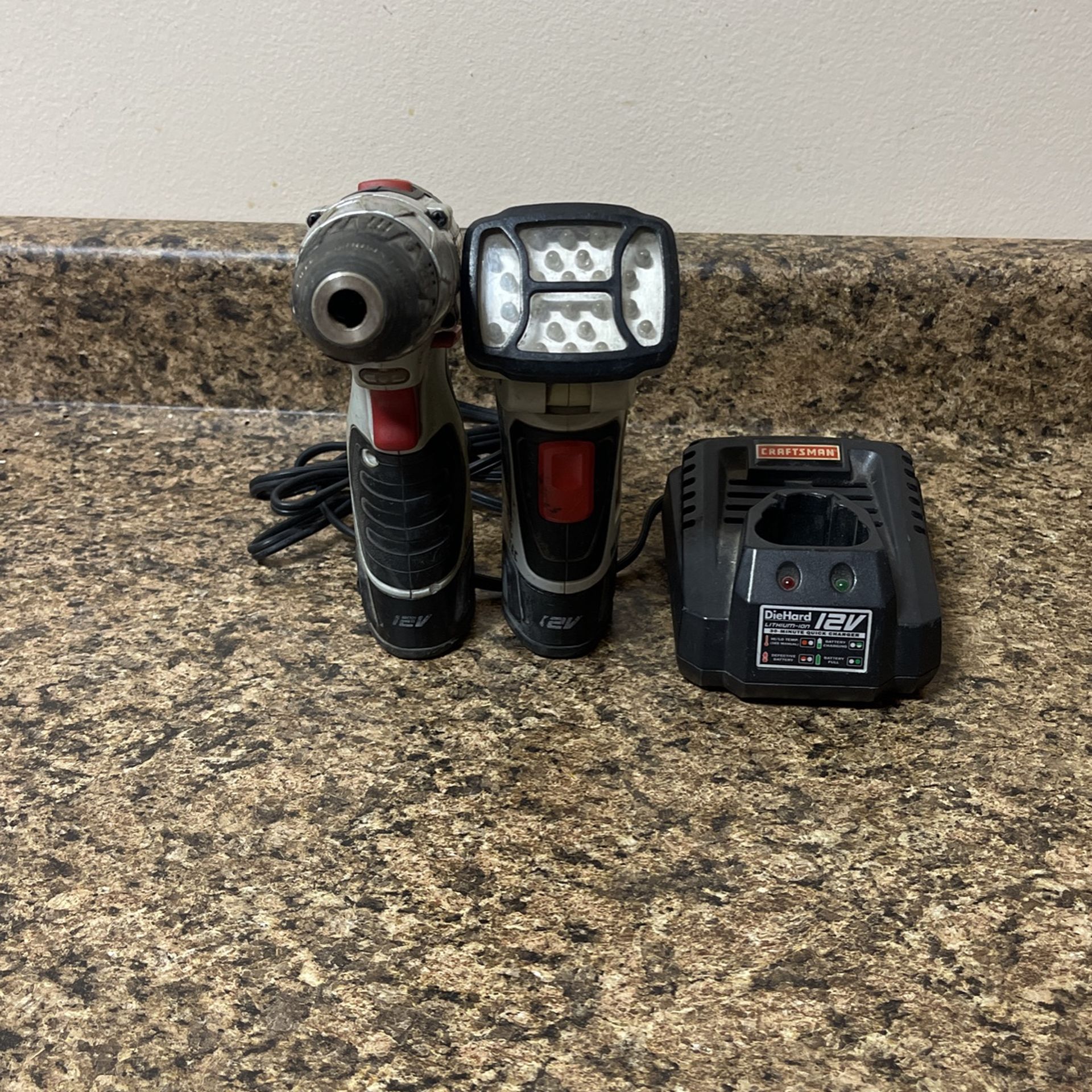 Craftsman 12v Drill And Led Work Light With A Charger