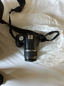 Canon EOS Rebel T1i DSLR Camera with 18-55mm Lens + Lowepro Bag