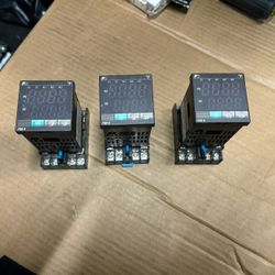 Fuji Electric PXR4WAS1-GV0A8 Temperature Control Relay