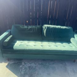 Vintage Green Velvet Sofa 🛋️💚