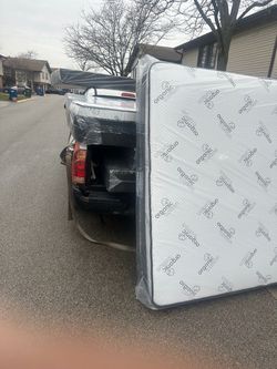 Huge sale for Mattress And Box Twin size #mattress and box 150.$ full 190$ Queen 200$ king 290$. free delivery free set up 708….289…7715… cash or Zell