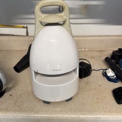 Brookstone outdoor speaker Bluetooth