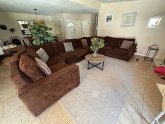 FREE DELIVERY - 7 Piece Sectional
