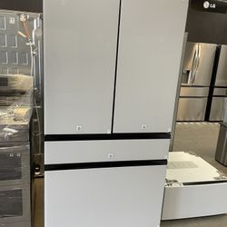 Samsungs Bespoke 4 Door Refrigerator In White Glass