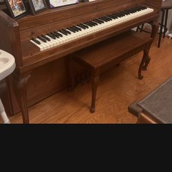 Free Vintage Cable piano And Bench