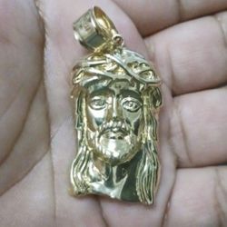 Soild 14k Gold Jesus Piece