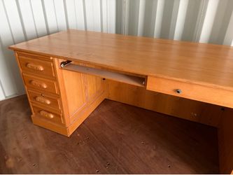Solid Oak Desk ( also have the top hutch)