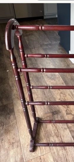 Wooden Quilt Rack