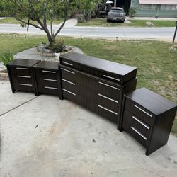 17 drawer 4 piece dark brown dresser