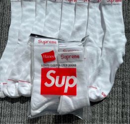 Supreme socks