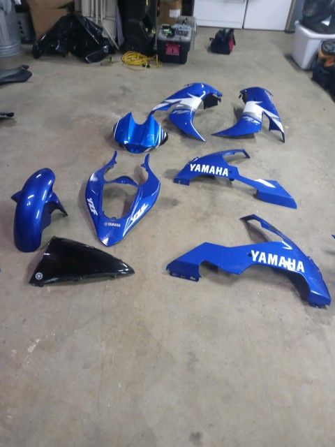 05 YAMAYHA R1 FAIRINGS