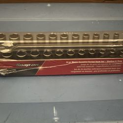 Snap-on Tools 24 pc 3/8" Drive 6-Point Metric Flank Drive® Shallow/Deep Combination Socket Set with PRO-F|™ Organization (8-19 mm) (Red)