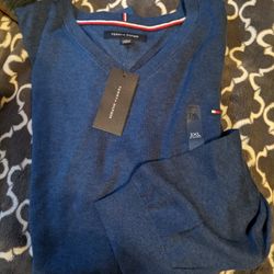 Men's Tommy Hilfiger Sweater.