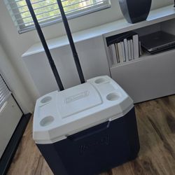 Ice Chest / Cooler Coleman 50 Liter/ Like New 