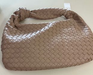 Urban Expressions woven handbag