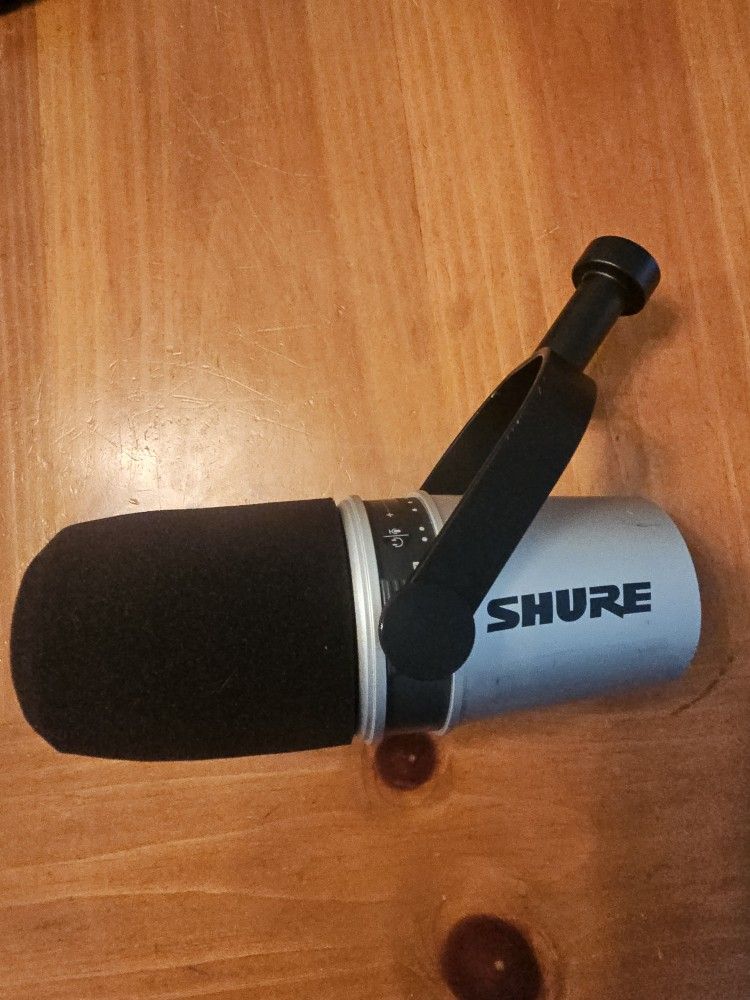Shure MV7 XLR Microphone for Podcasting, Recording, Live Streaming & Gaming, Built-in Headphone Output, All Metal XLR Dynamic Mic