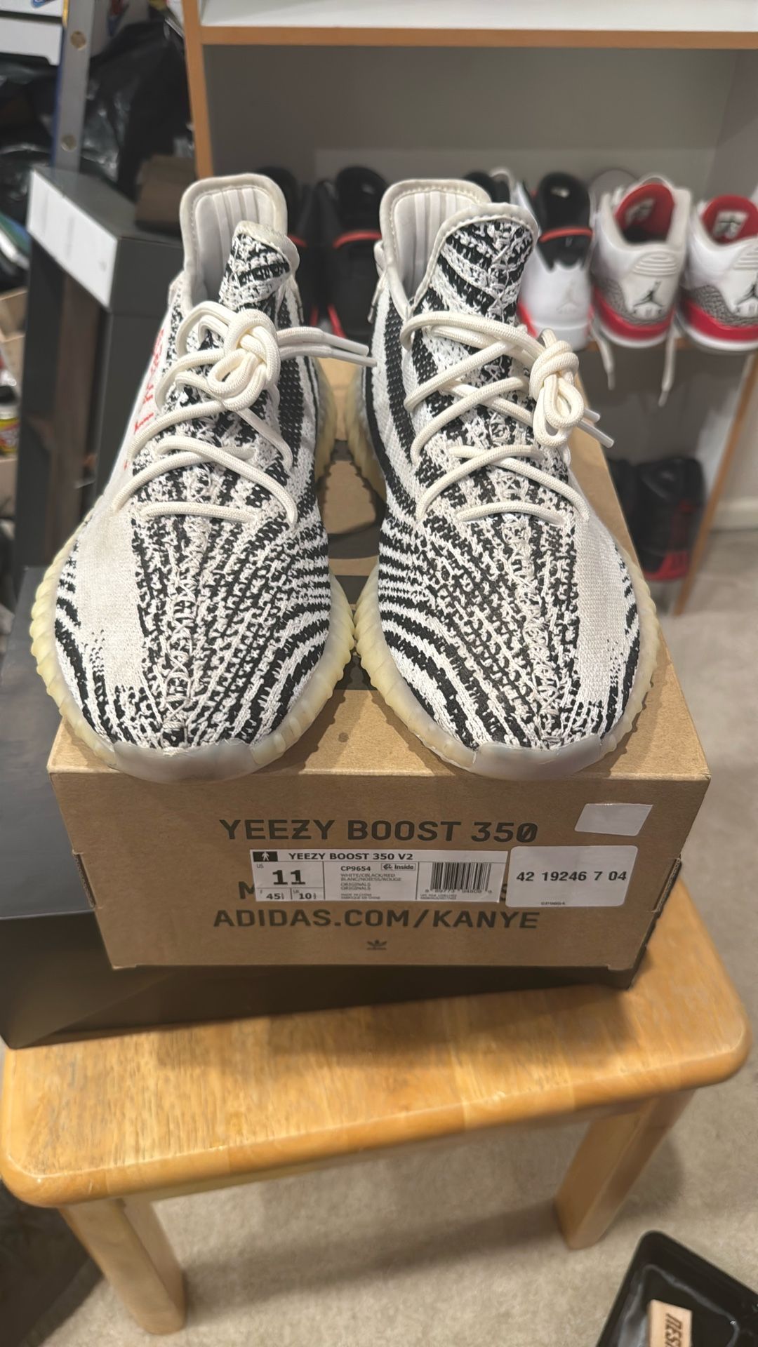 Yeezy Boost 350 V2 Zebra Size 11 display picture 2