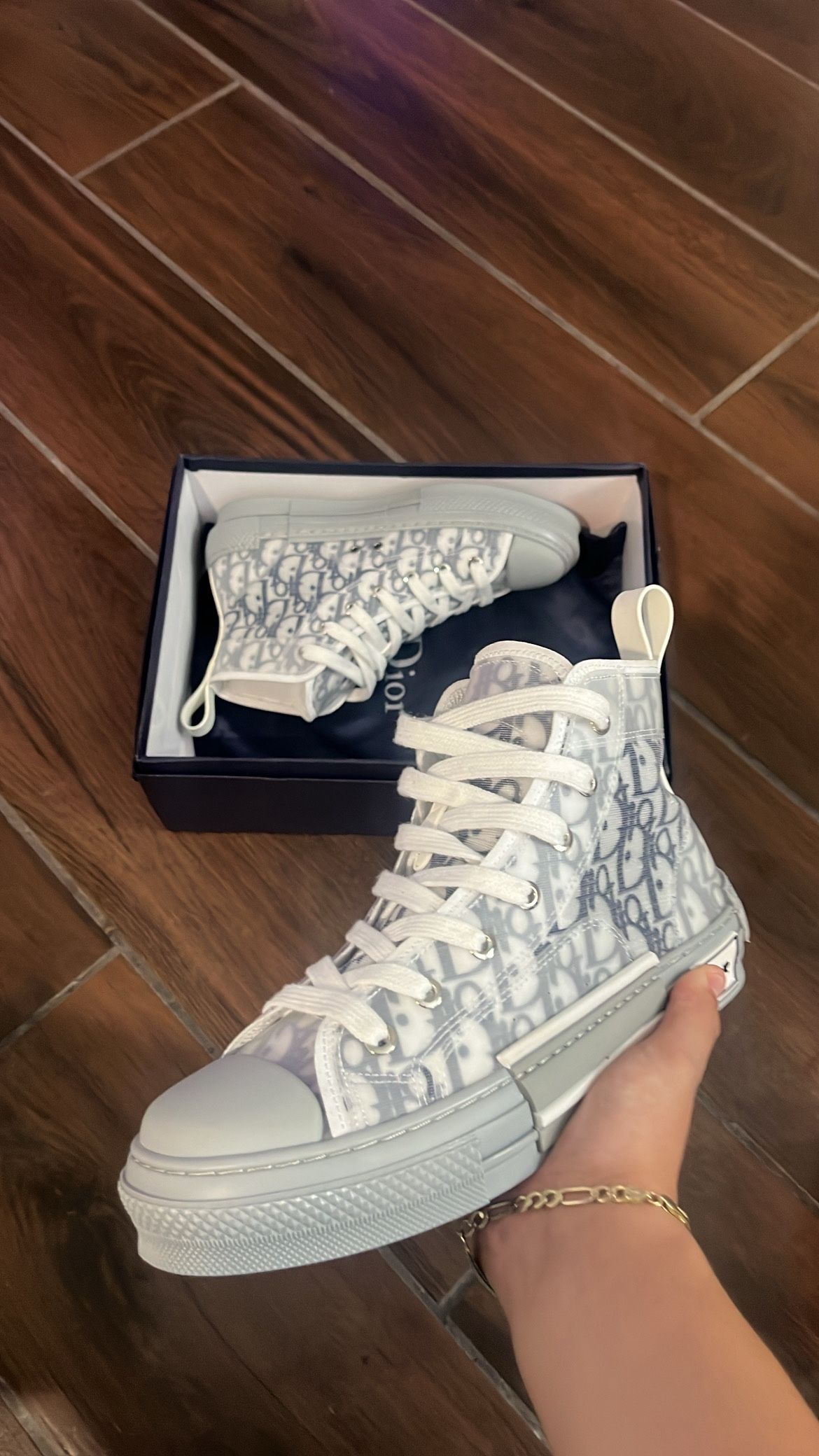 DIOR B23