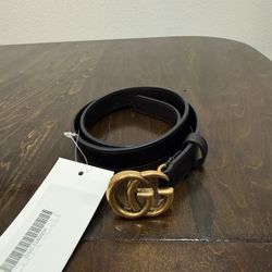 Women’s Gucci Belt Skinny with Double G in Antique Gold 