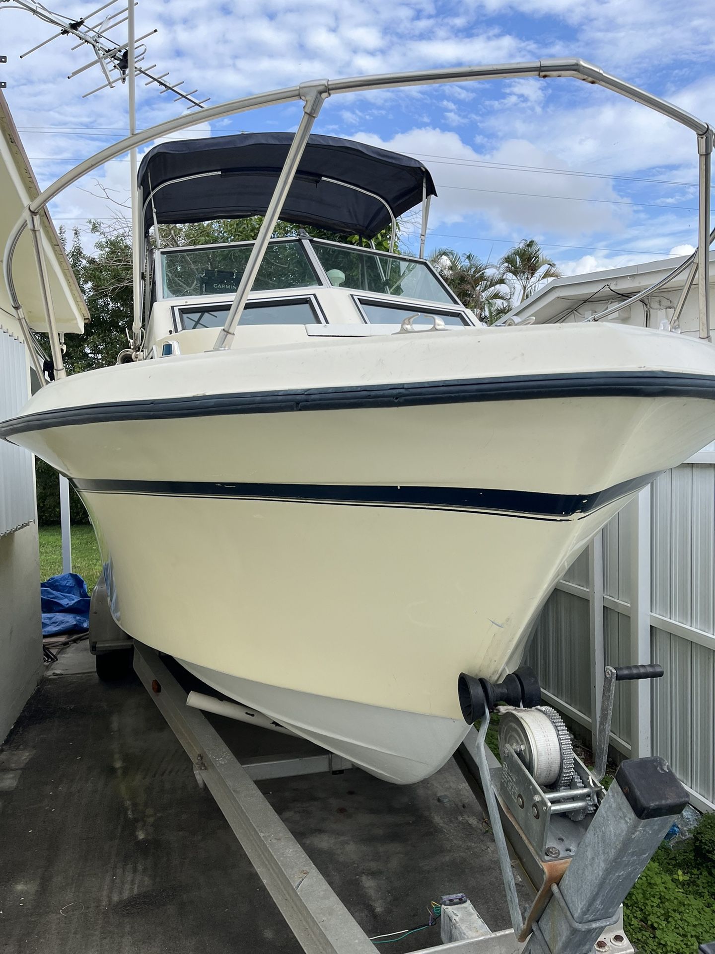 1989 Gady White 242G Offshore