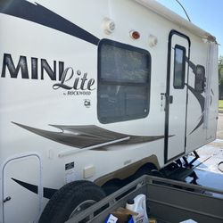 2014 Mini lite By Rockwood 