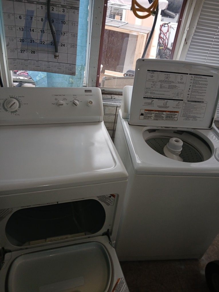 For Sale Nice Kenmore Set WASHER AND GAS DRYER