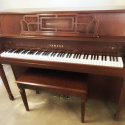 Yamaha M560 Console Piano (2002) / will deliver!!  