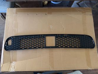 2012-2016 Jeep Grand Cherokee Srt bumper lower grille