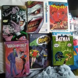 Huge Graphic Novel Comics And Related Media Bundle For One Price