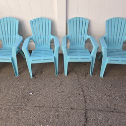 Set a 4 plastic children's lawn chair