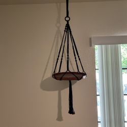 2 hanging plant holders 
