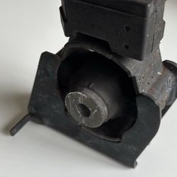 Toyota Corolla Motor Mounth 2009-12