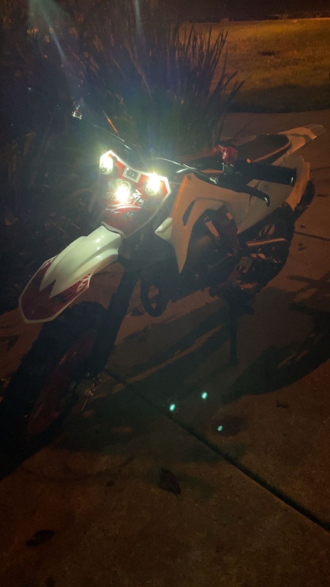 2024 MINI DIRTBIKE 50CC 26MPH Max (has key)