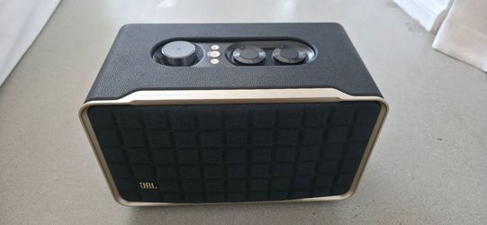 JBL Authentics 300 Wireless Smart Speaker -Mint Condition w/ Power Cable