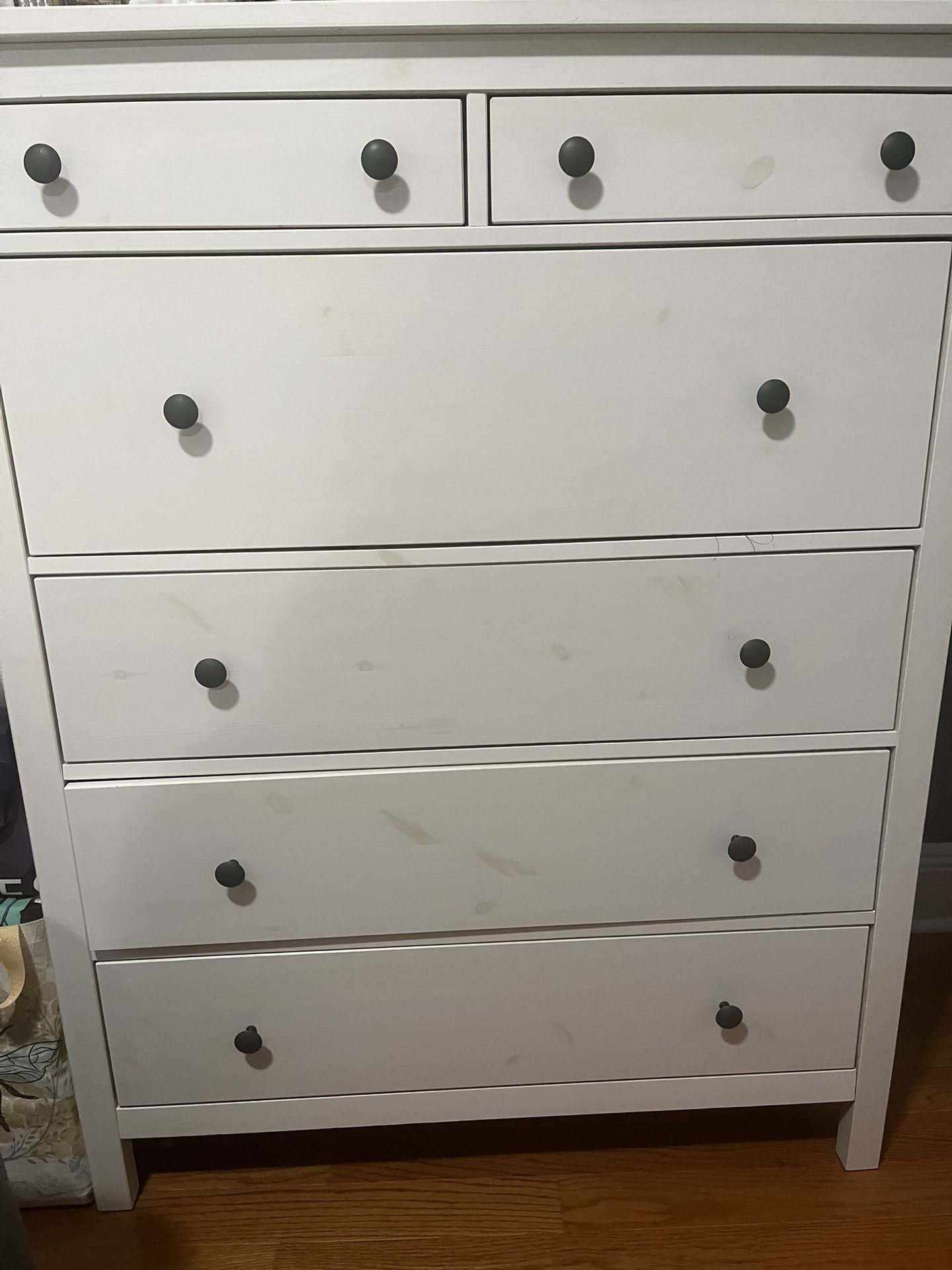 Dresser 