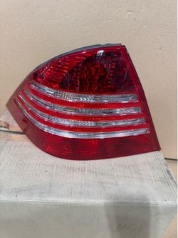 Schefenacker L Tail Light Assy 255500 220-820-08-64 MBZ S350 S500 W(contact info removed)-06
