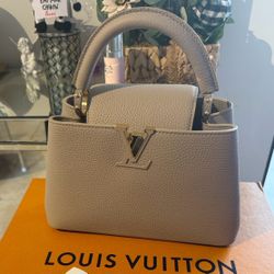 LOUIS VUITTON Capucines BB