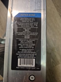 Gorilla Ladder GLN-2 2.5FT Folding pro Ladder like new
