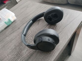 JBLs Wireless Headphones