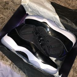 Air Jordan 11 space jam