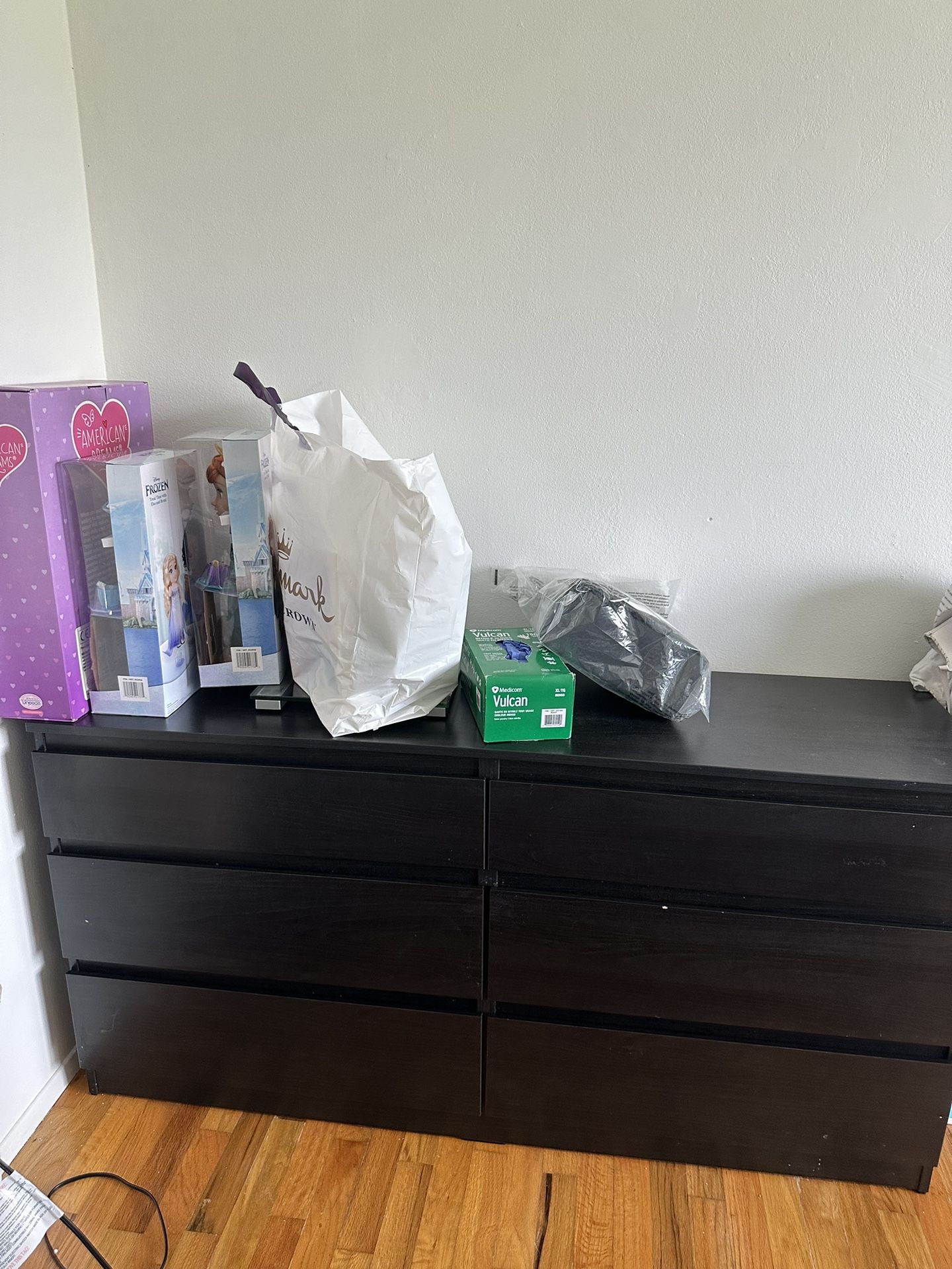 IKEA Dresser 6 Draws 