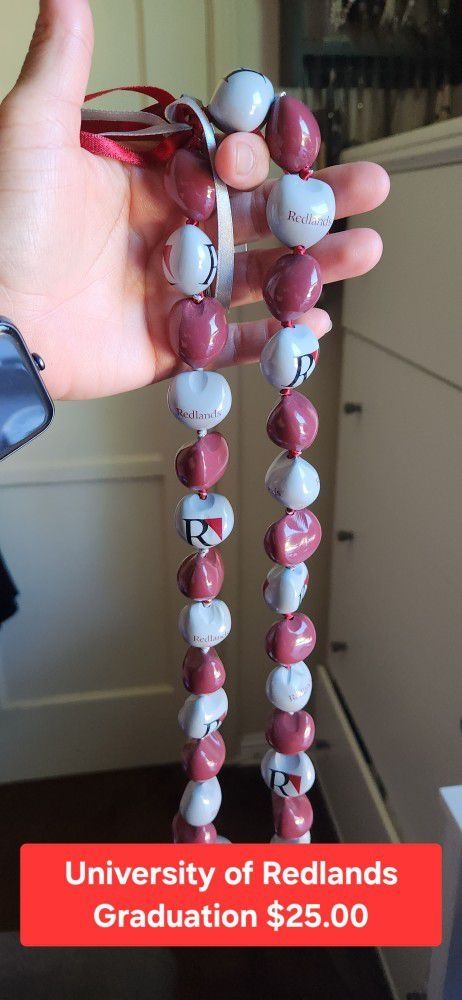 University Of Redlands Kukui Nut Necklace for graduation. Perfect condition $25.00 OBO
Pick up only long beach