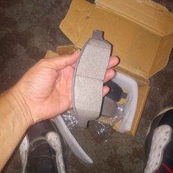 Front Brake Pads  Ceramic 