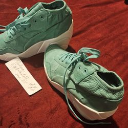 PUMA Wedge Tennis Shie Size 8 Nvr Worn