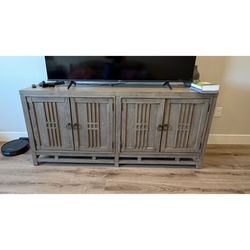 RC Willey Credenza