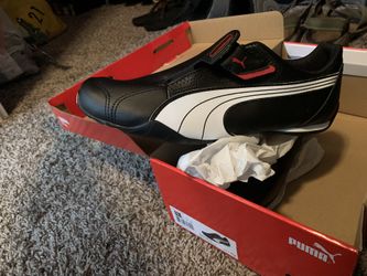 New size 10.5 puma race shoes