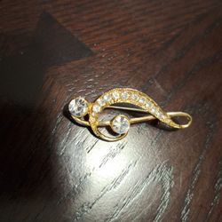 Decorative  Vintage G Cleff Broche