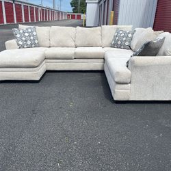 🚚 FREE DELIVERY! Large Beige Sectional Couch For Sale 