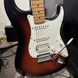 Fender Stratocaster Like New Barely Used Original Strings