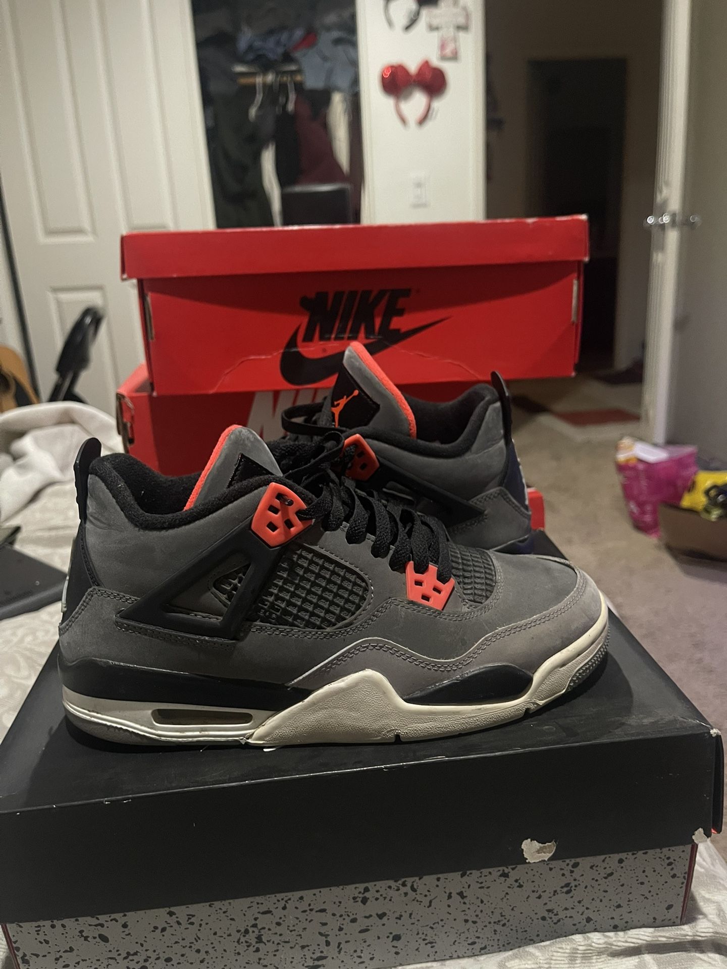 AIR JORDAN 4 Retro